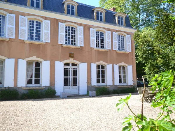 Monts du Lyonnais, Propriété de famille, 600 m²hab, - Parc clos