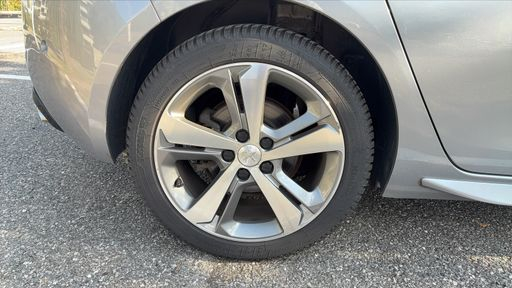 Peugeot 308 1.5 BlueHDi 130 EAT8 - GT Line – 2020 – 93615 km – Diesel – Boîte Automatique — photo 40