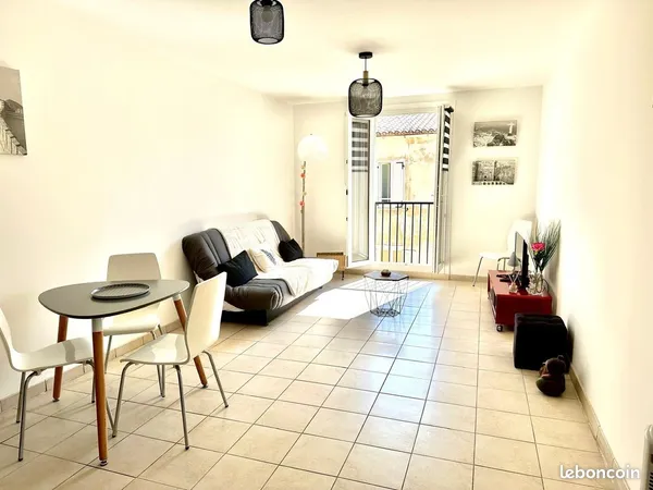 Location studio année