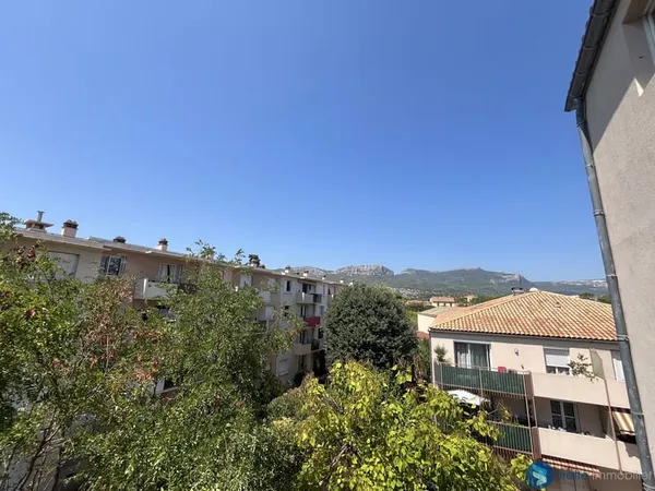 TOULON OUEST - APPARTEMENT T2 RESIDENCE SECURISEE - BALCON