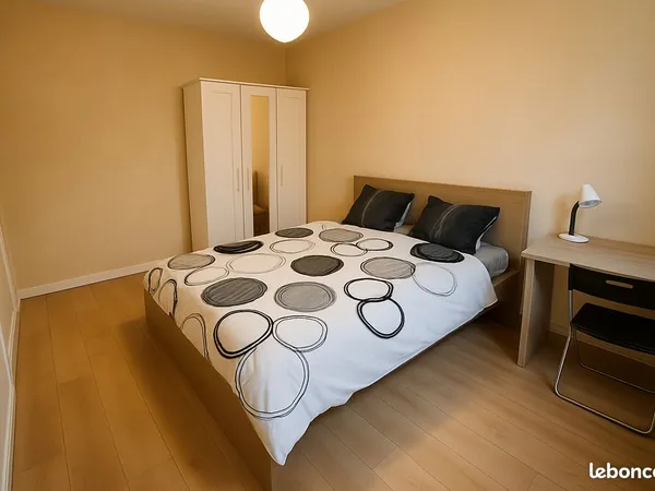 Chambre meublée 13 m² en colocation - Rouen - 375 CC