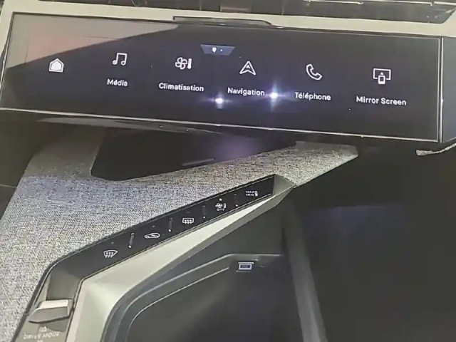 Peugeot 3008 electrique 210 ch 73 kwh — photo 53