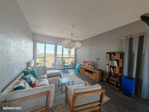 T4 90 m² avec balcon, parking et cave
