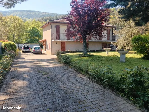 Maison individuelle villevocance 96 m2 sur un terrain de 1600 m2