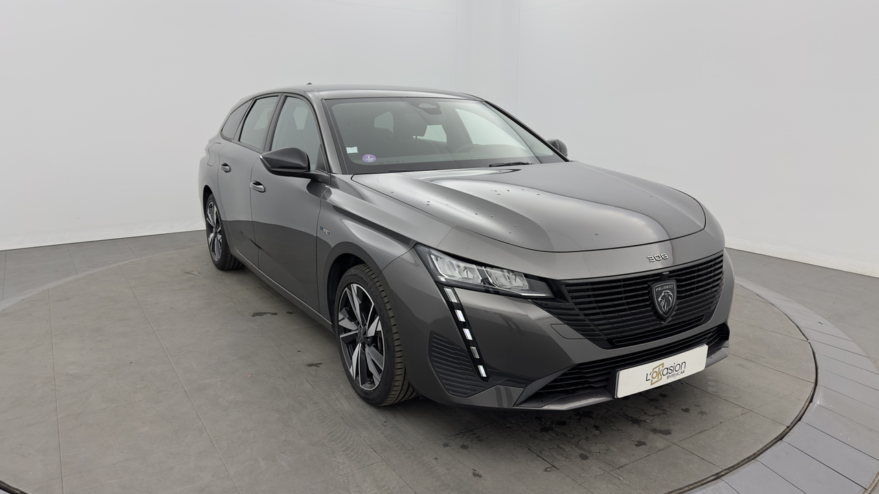 Peugeot 308 SW PHEV 180 e-EAT8 — photo 7