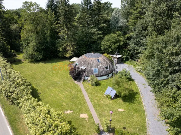 Maison d'architecte DOMEESPACE ? 169 m² ? Terrain de 2 685 m²