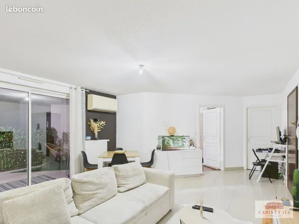 EXCLUSIVITÉ - T2 rénové avec balcon couvert de 18 m² à Erstein