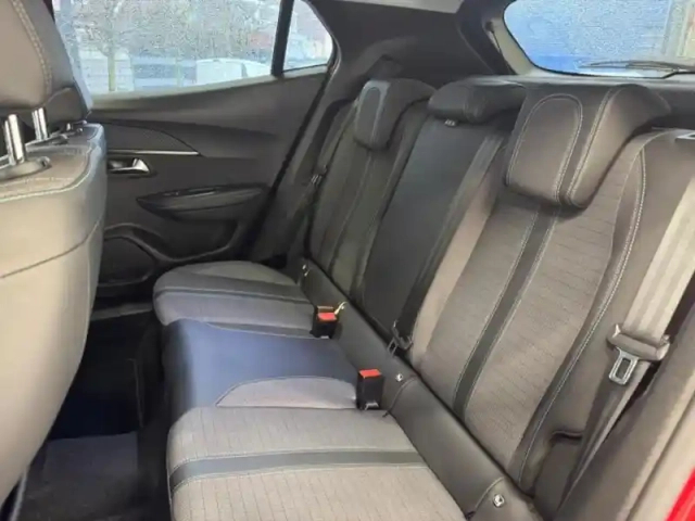 Peugeot 2008 1.2 puretech 100ch s&amp;s allure — photo 7