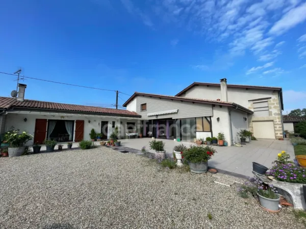 Maison 8 pièces 377 m²