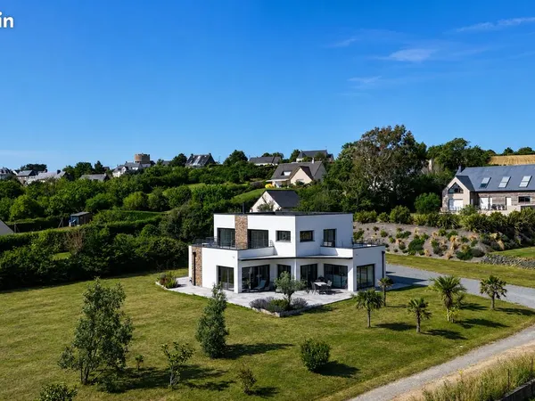 Propriété 4 pièces 254 m²