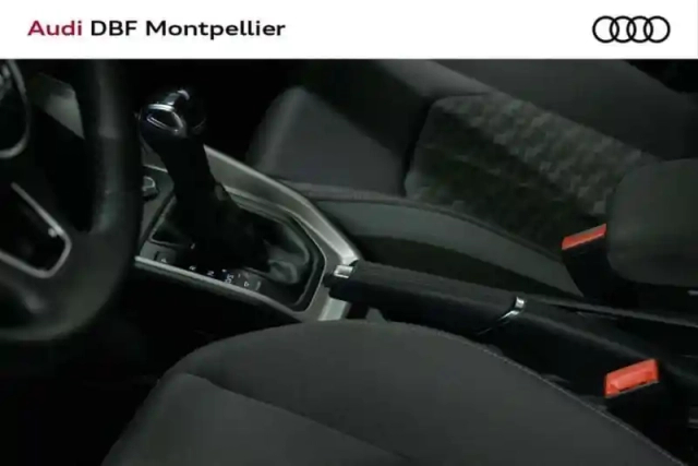 Audi A1 25 tfsi 95 ch s tronic 7 design — photo 5