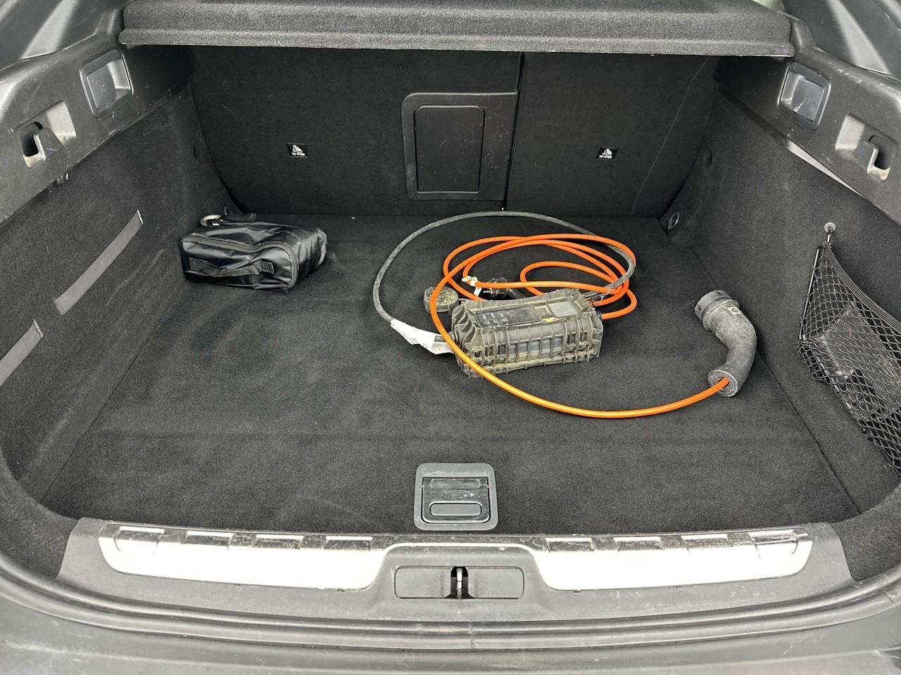 Peugeot 408 phev 225 e-eat8 gt — photo 6