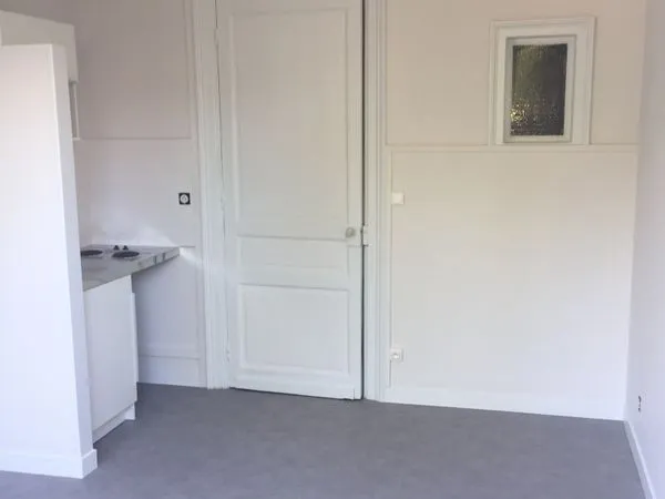 Beau studio 17 m2 au 132 rue d'Artois