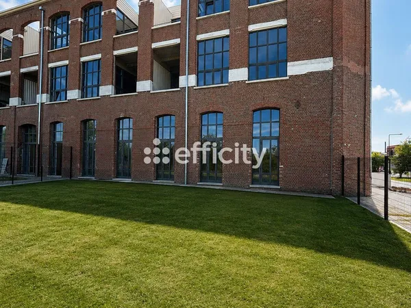 Local commercial 224 m²