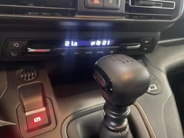 Peugeot Partner m diesel 100ch pro skill — photo 11
