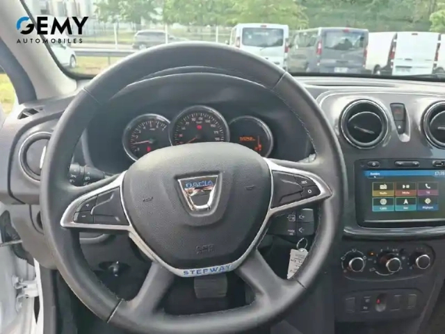 Dacia Sandero tce 90 easy-r — photo 20