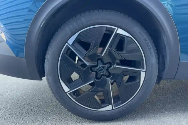 Peugeot 408 puretech 130 ch s&amp;s eat8 — photo 3