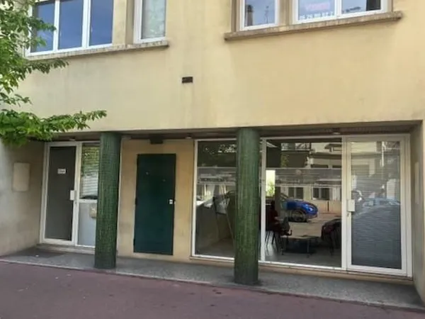 Local commercial 81 m²