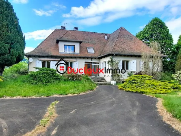 Propriété 7 pièces 240 m²