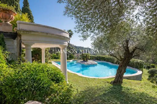 Propriété 15 pièces 1150 m²