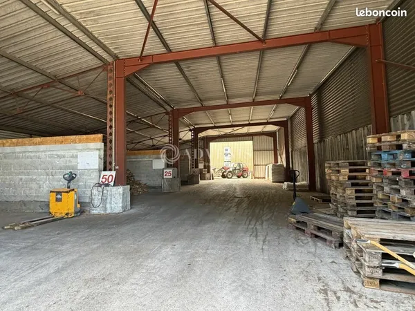 Local d'activité 450 m²