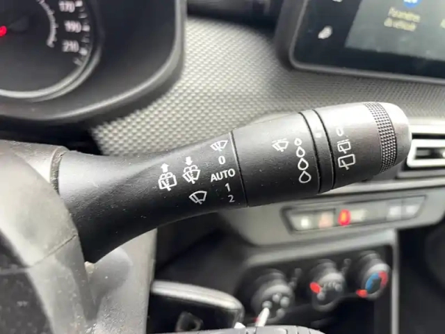 Dacia Sandero eco-g 100 — photo 28