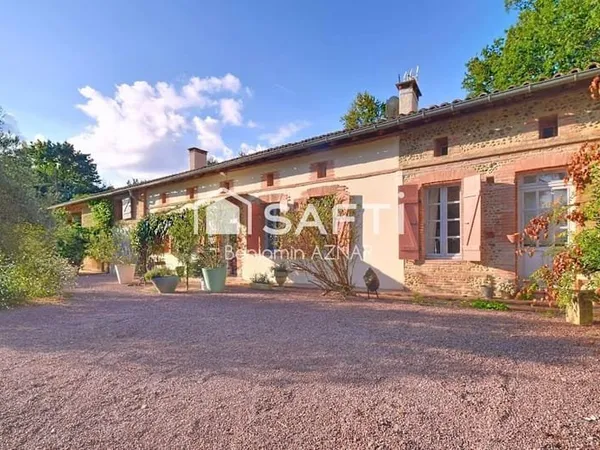 Maison 9 pièces 363 m²