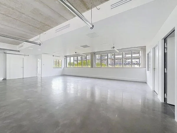 Bureaux 163 m²