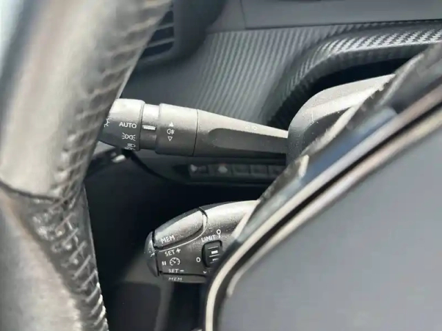 Peugeot 208 puretech 100 s&amp;s bvm6 — photo 42