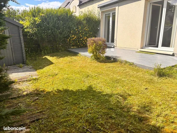 Dans un environnement calme et recherché, découvrez ce bel appartement duplex lumineux offrant une a