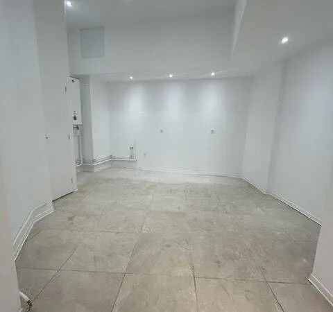 Local commercial 1 pièce 50 m²