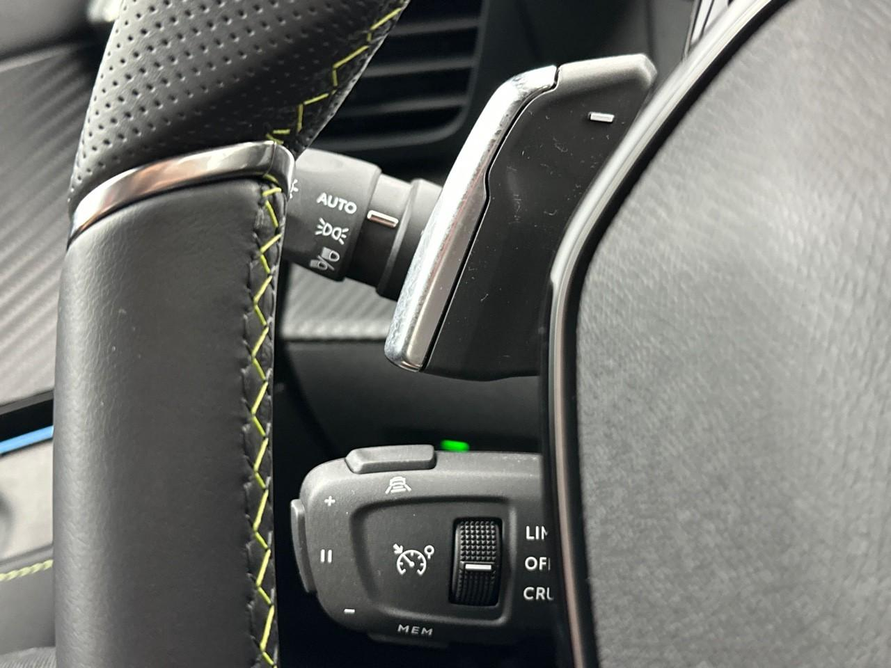 Peugeot 2008 puretech 130 s&s eat8 gt — photo 17