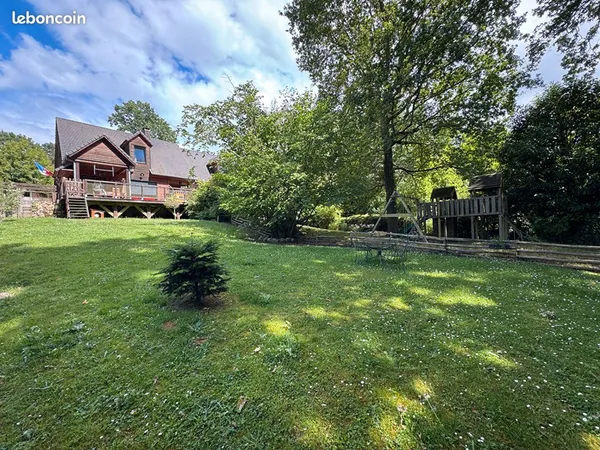 Maison 8 pièces 212 m²