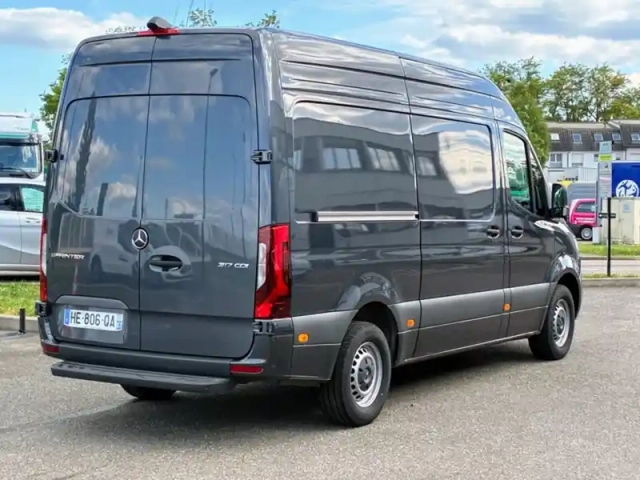 Mercedes Sprinter 317 cdi 37s 12m3 bva 170ch pro — photo 4