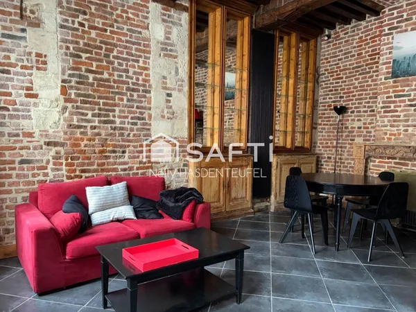 MAISON DE CARACTERE DU 18ème SITUEE AU COEUR DE VILLE DANS UN SECTEUR HISTORIQUE ET PIETONNIER