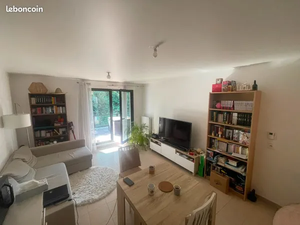 T2 49 m² - Résidence 2013, Grande terrasse, Cave, Parking en sous-sol - 5 min à pied du RER A