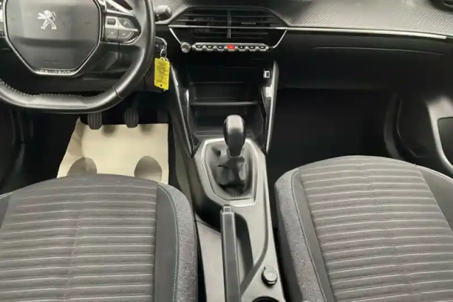 Peugeot 208 puretech 75 s&amp;s bvm5 — photo 10