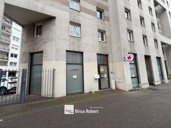 Local commercial 626 m²