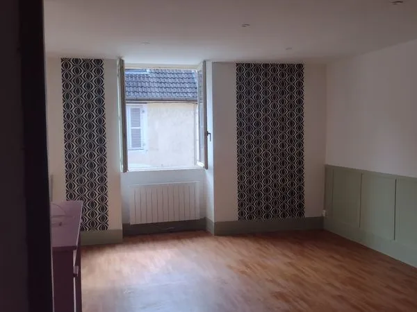 Appartement Location Poligny 1p 30m² 380€