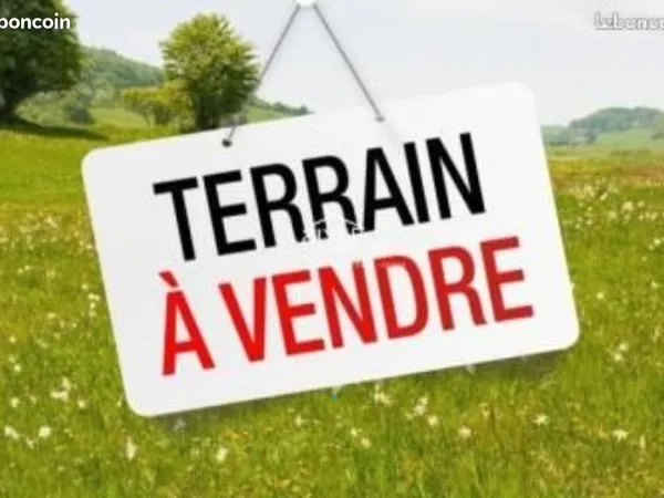 Terrain constructible 700 m2