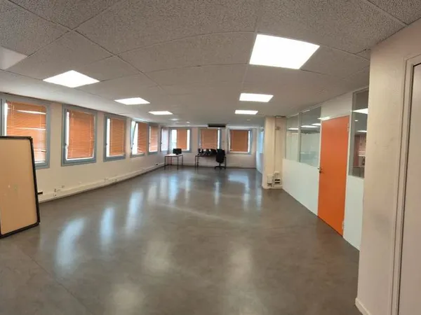 BUREAUX À VENDRE - BRON / PARILLY - 330 m² - LIBRES