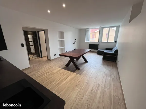 Appartement 54m² T2 + parking + cave