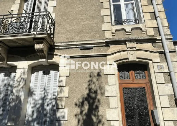 POITIERS PLATEAU - STUDIO 24 M2 - CAVE