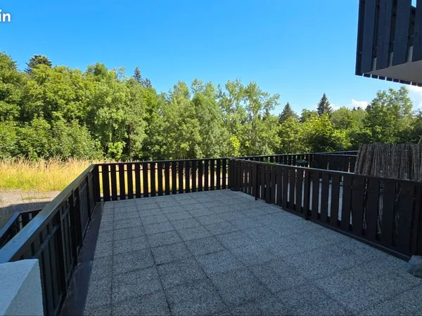 Studio avec immense terrasse privative