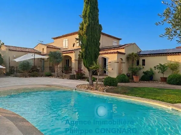 Maison 6 pièces 337 m²