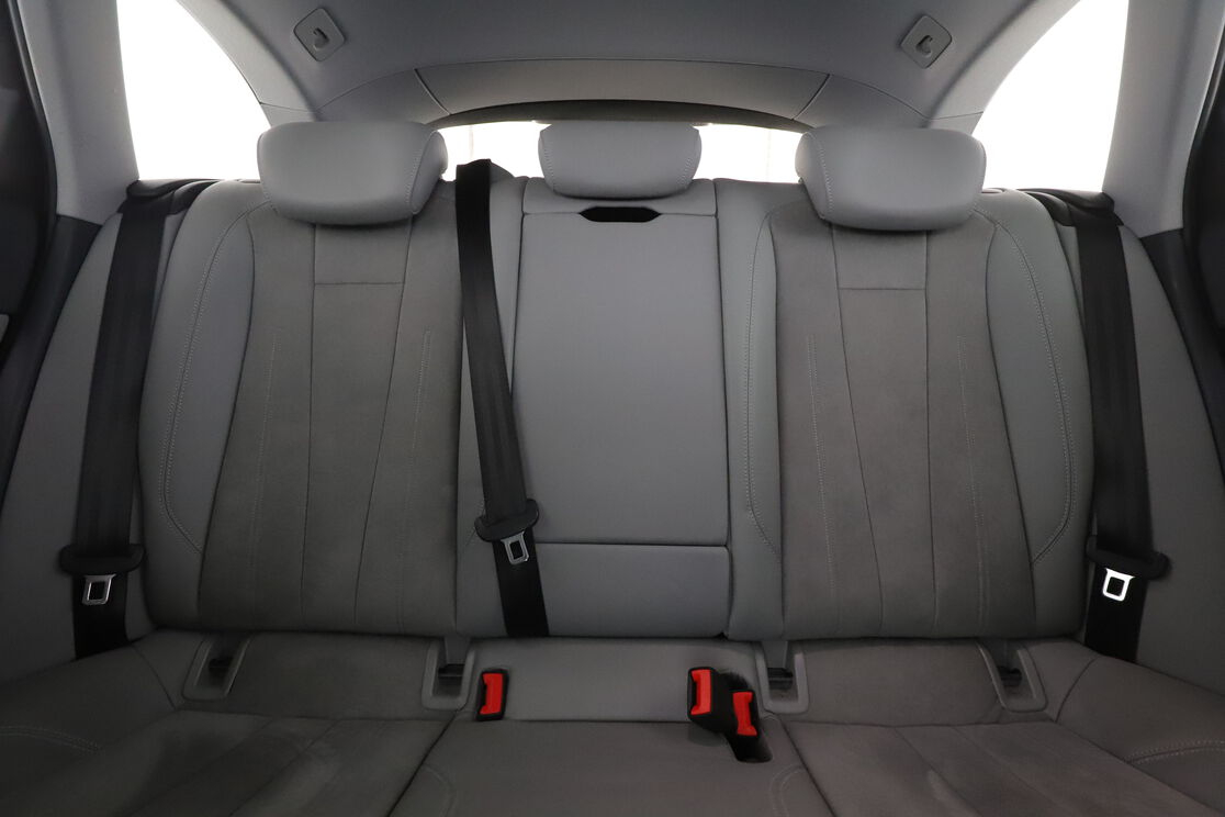 Audi A4 Avant 40 TDI Design Luxe S Tronic — photo 14