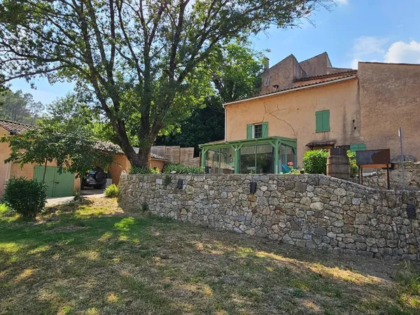 Maison de hameau dans un cadre exceptionnel
