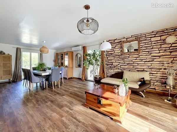 MAISON FAMILIALE DE 153 m2 - 5 CHAMBRES - COMMODITES A PIED