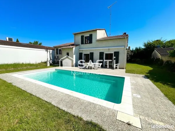 Villa 8 pièces 163 m²