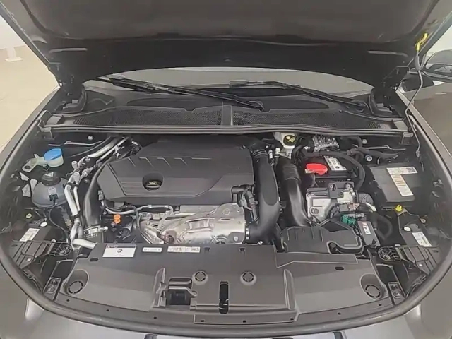 Peugeot 408 phev 225 e-eat8 — photo 23